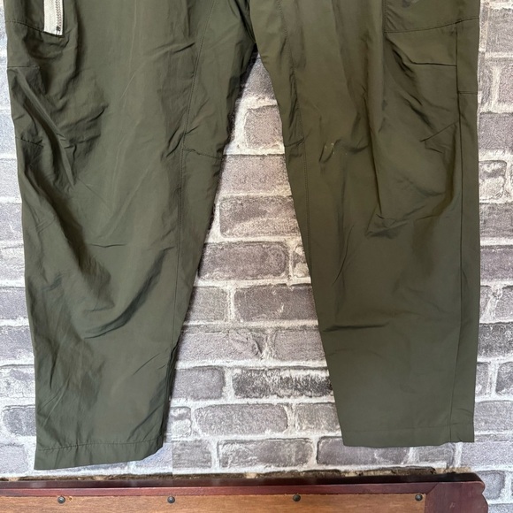 NWT Nike Sportswear Utility Pants Olive Green pockets - Picture 9 of 16